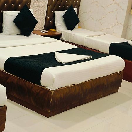 Hotel Golden Hayyath Inn Mumbai Bagian luar foto
