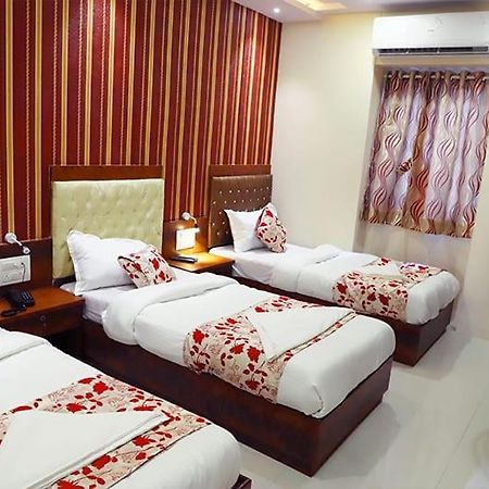 Hotel Golden Hayyath Inn Mumbai Bagian luar foto